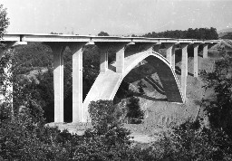 PONTE AD ARCO LEVANE